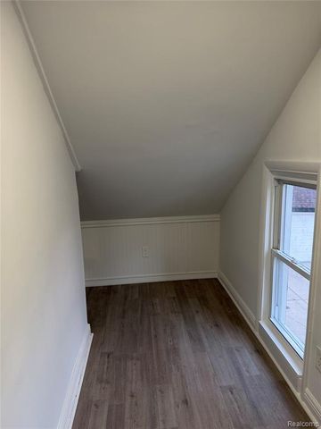 27284 Bunert Road, Warren, MI 48088