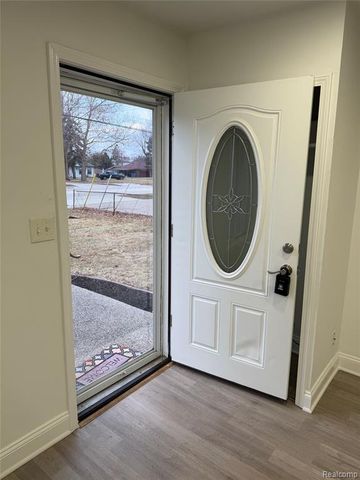 27284 Bunert Road, Warren, MI 48088