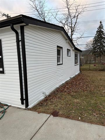 27284 Bunert Road, Warren, MI 48088