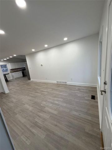 27284 Bunert Road, Warren, MI 48088