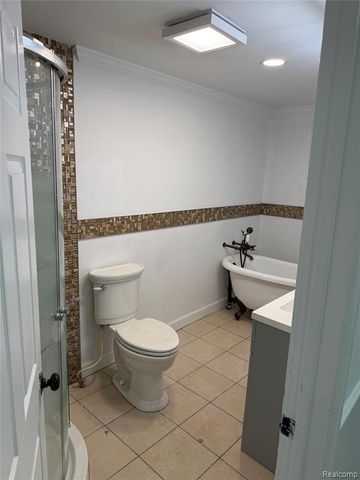 27284 Bunert Road, Warren, MI 48088