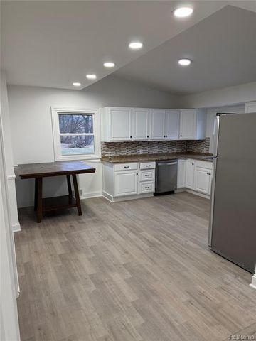 27284 Bunert Road, Warren, MI 48088