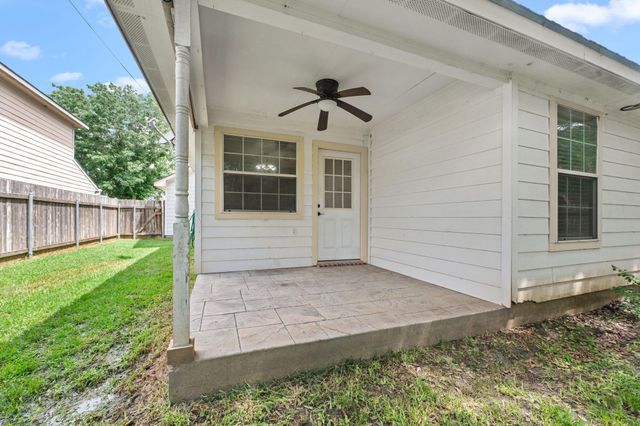 845 Clubside Drive, East Bernard, TX 77435