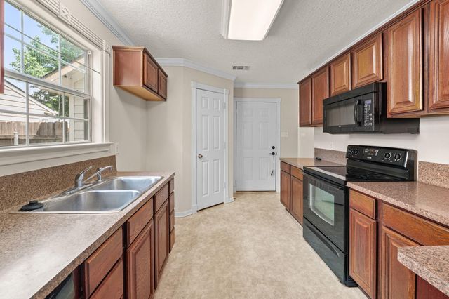 845 Clubside Drive, East Bernard, TX 77435
