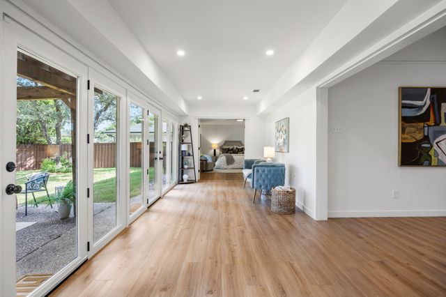 10018 Cromwell Drive, Dallas, TX 75229