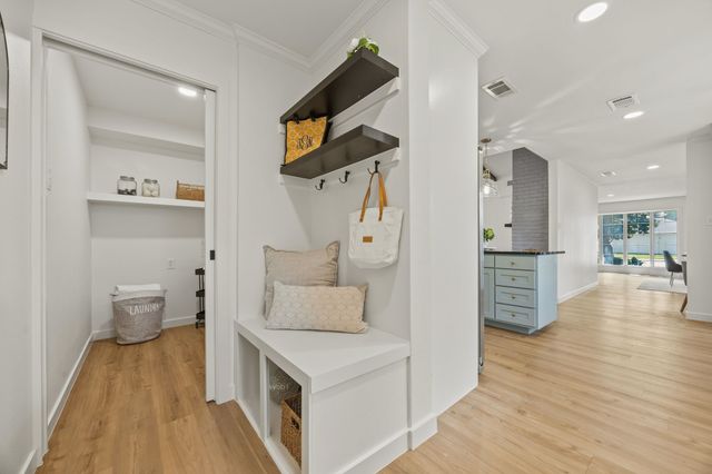 10018 Cromwell Drive, Dallas, TX 75229