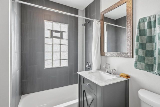 3313 N Bremen STREET, Milwaukee, WI 53212
