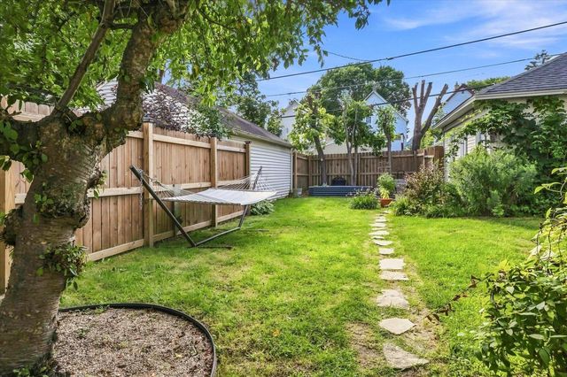 3313 N Bremen STREET, Milwaukee, WI 53212
