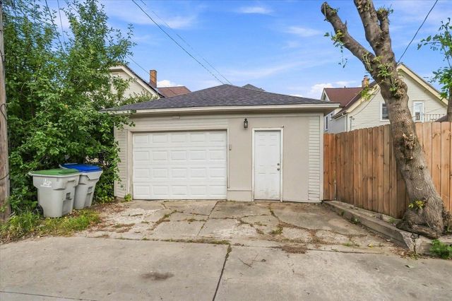 3313 N Bremen STREET, Milwaukee, WI 53212