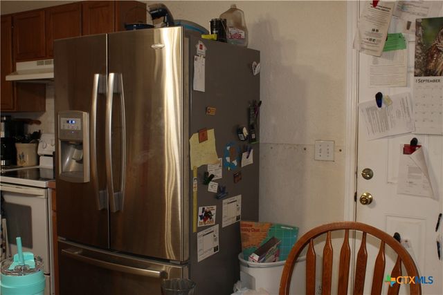 222 Oak Valley, La Vernia, TX 78121