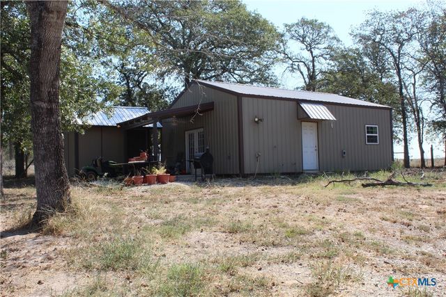 222 Oak Valley, La Vernia, TX 78121