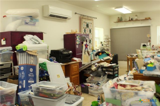 222 Oak Valley, La Vernia, TX 78121