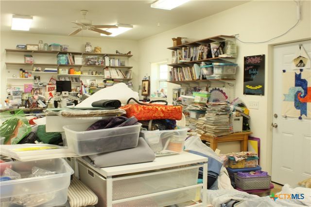 222 Oak Valley, La Vernia, TX 78121