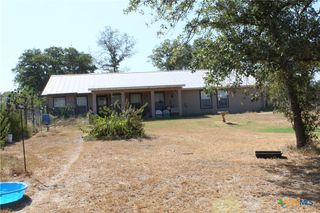 222 Oak Valley, La Vernia, TX 78121