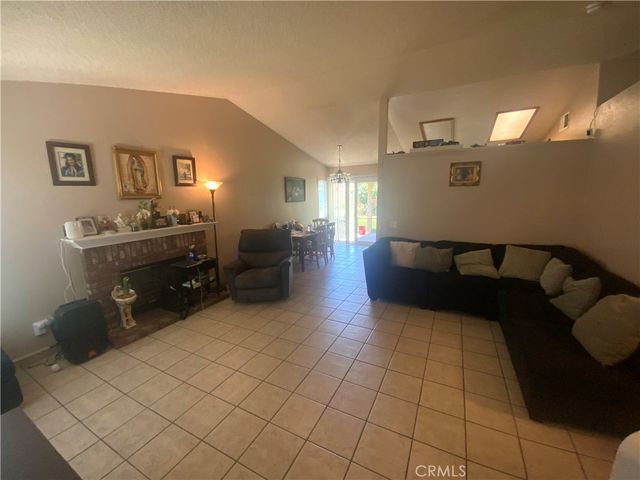 4704 San Miguel, San Bernardino, CA 92407