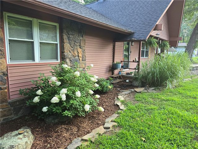 15 Finger Circle, Bella Vista, AR 72715