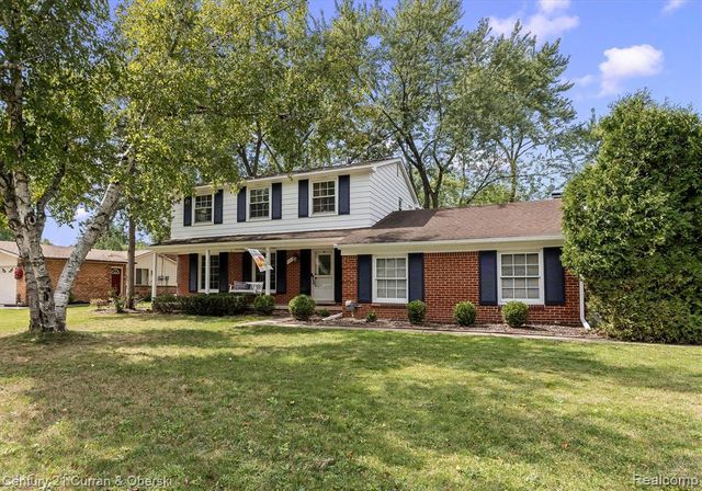 25137 Castlereigh Drive, Farmington Hills, MI 48336