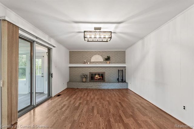 25137 Castlereigh Drive, Farmington Hills, MI 48336