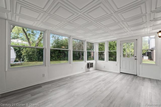 25137 Castlereigh Drive, Farmington Hills, MI 48336