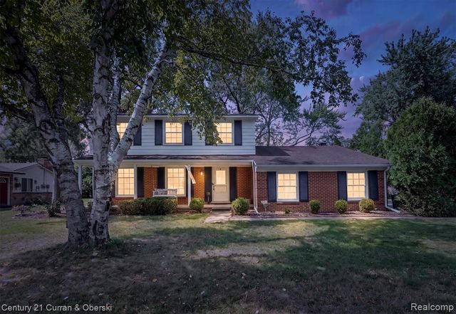 25137 Castlereigh Drive, Farmington Hills, MI 48336