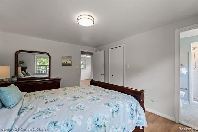 25137 Castlereigh Drive, Farmington Hills, MI 48336