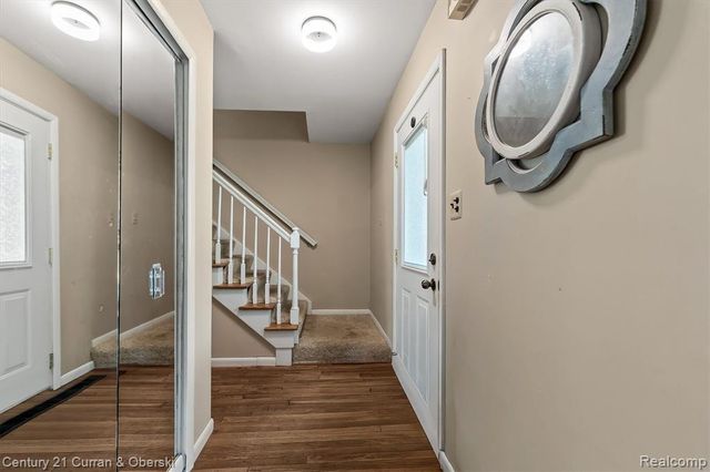 25137 Castlereigh Drive, Farmington Hills, MI 48336
