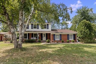 25137 Castlereigh Drive, Farmington Hills, MI 48336