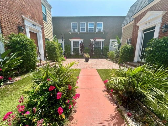 1760 N Las Palmas Avenue, Los Angeles, CA 90028