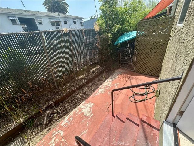 1760 N Las Palmas Avenue, Los Angeles, CA 90028