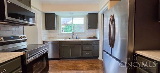 1127 W North Bend Dr, Cincinnati, OH 45224