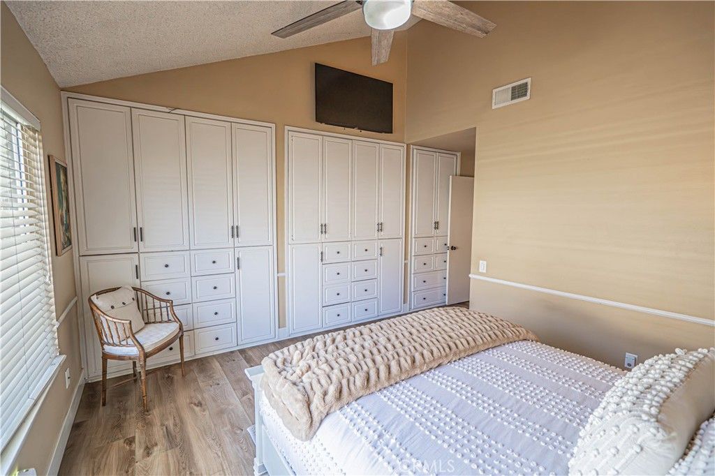 Image 23 of property listing at 23429 Via Elisandra, Valencia, CA 91355