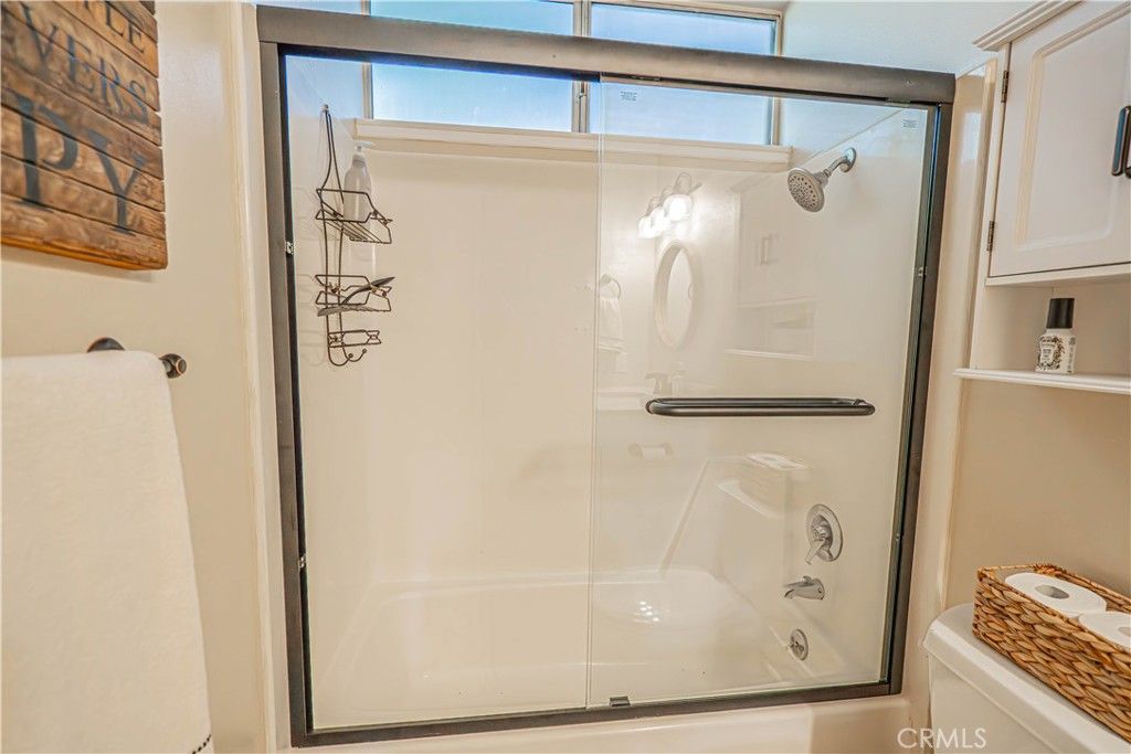 Image 34 of property listing at 23429 Via Elisandra, Valencia, CA 91355