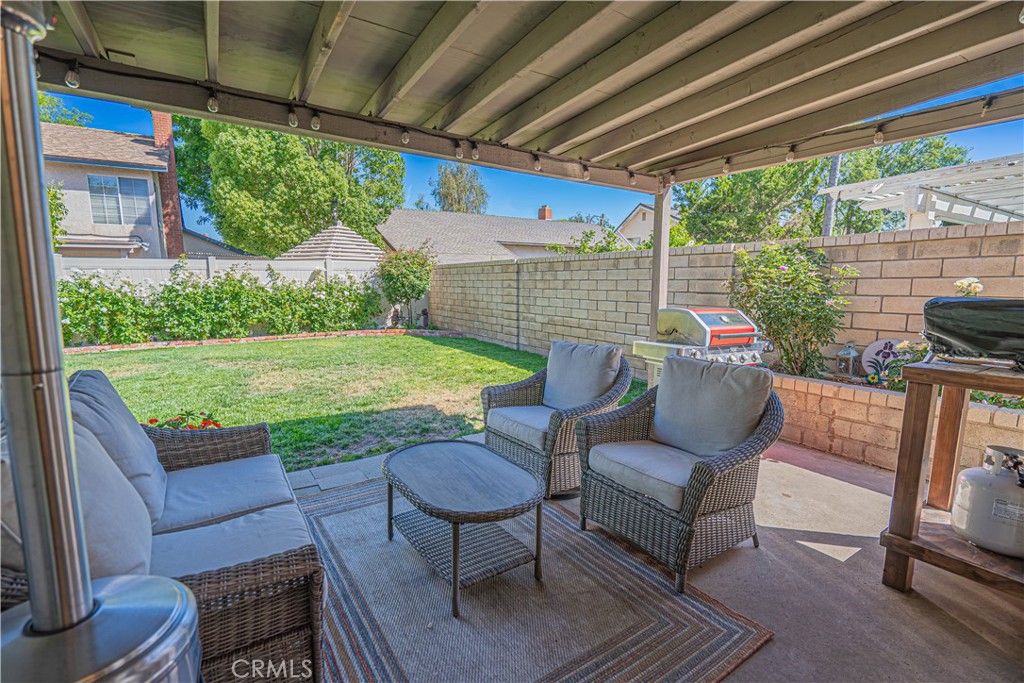 Image 40 of property listing at 23429 Via Elisandra, Valencia, CA 91355
