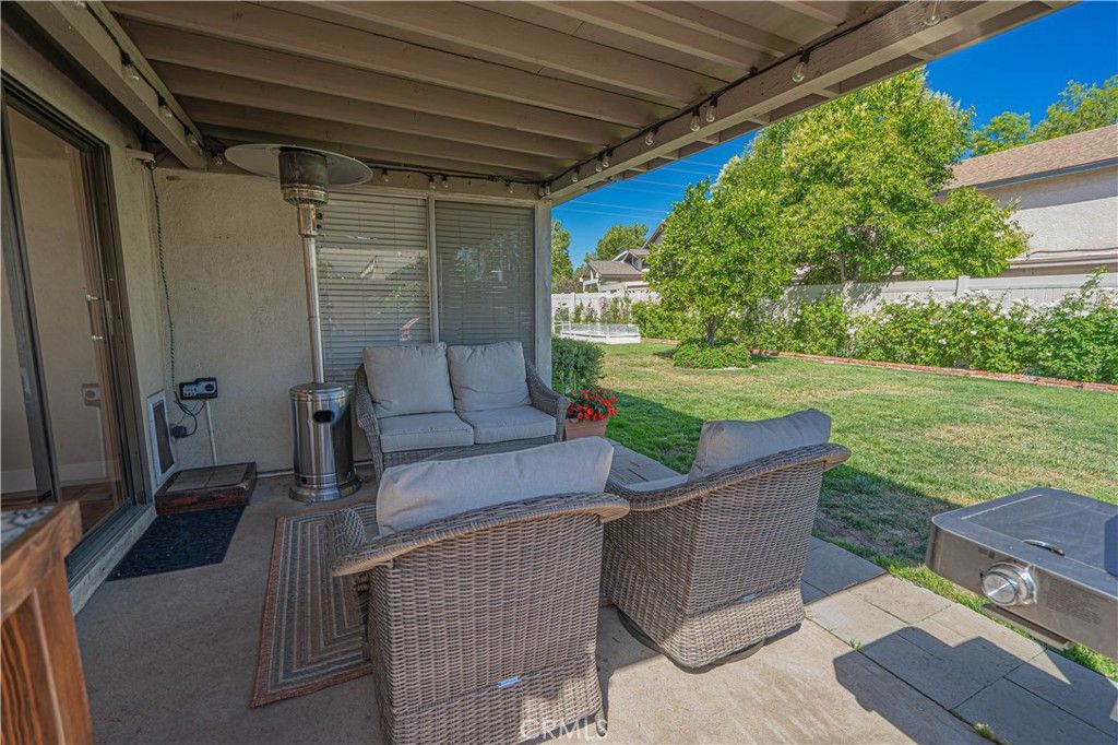 Image 41 of property listing at 23429 Via Elisandra, Valencia, CA 91355