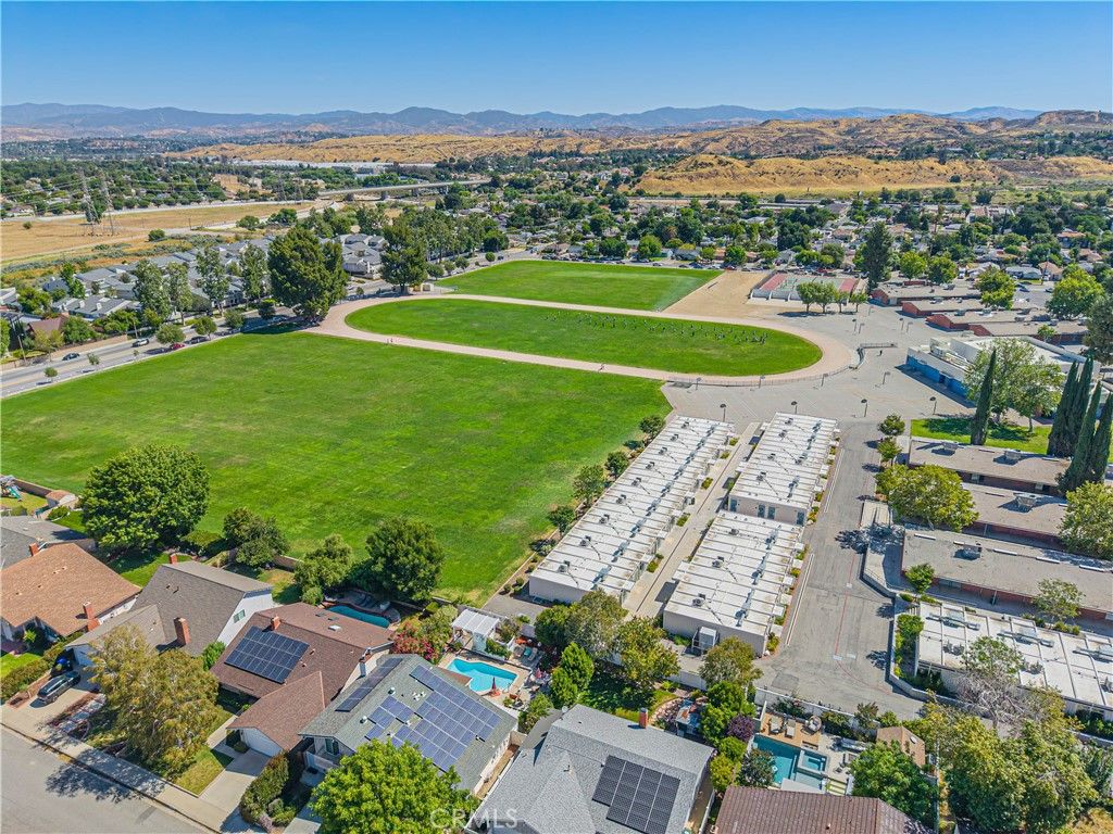 Image 53 of property listing at 23429 Via Elisandra, Valencia, CA 91355