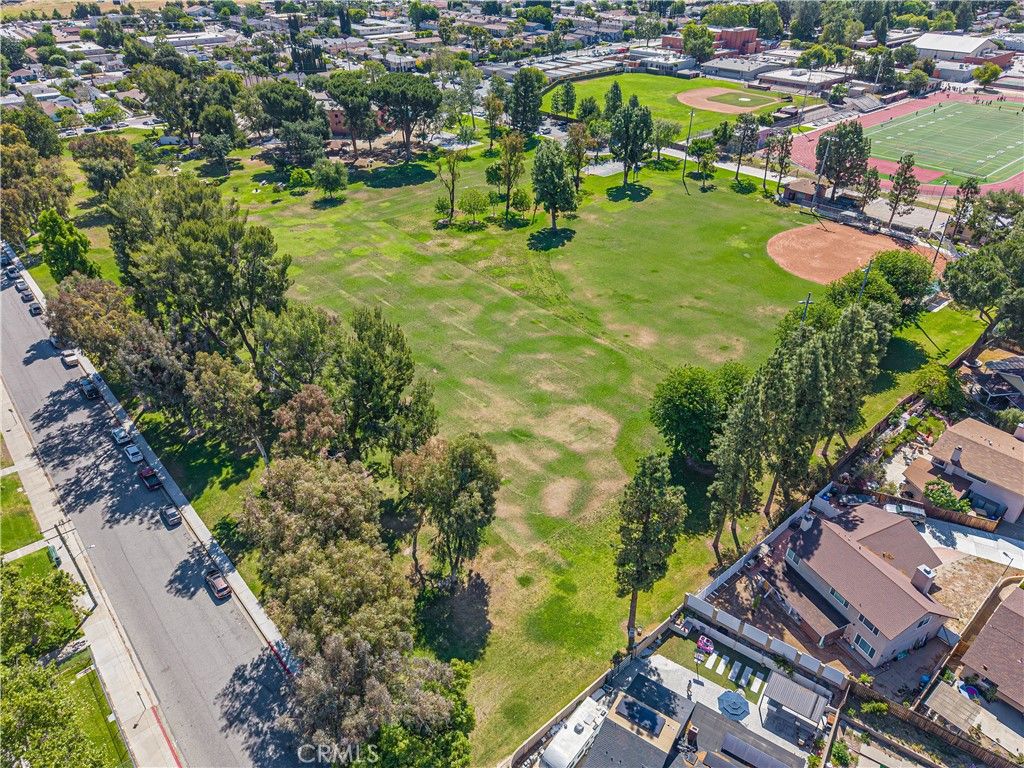 Image 56 of property listing at 23429 Via Elisandra, Valencia, CA 91355