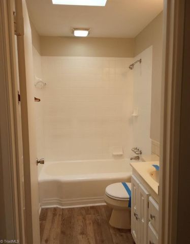 1825 Glenside Drive, Greensboro, NC 27405