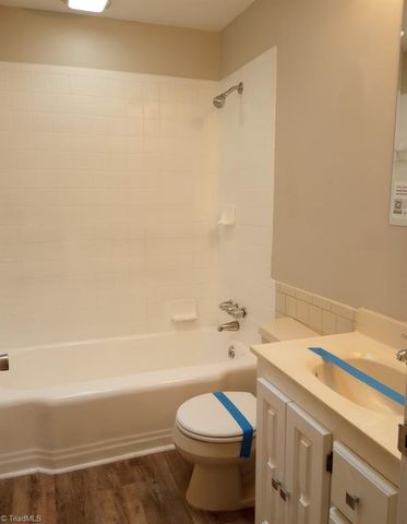 1825 Glenside Drive, Greensboro, NC 27405