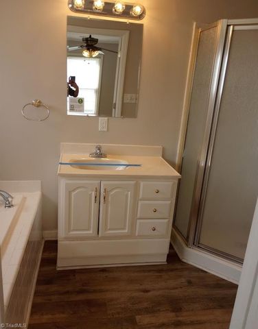 1825 Glenside Drive, Greensboro, NC 27405