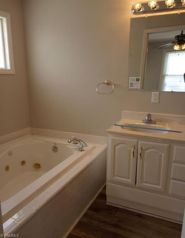 1825 Glenside Drive, Greensboro, NC 27405