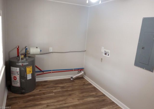 1825 Glenside Drive, Greensboro, NC 27405