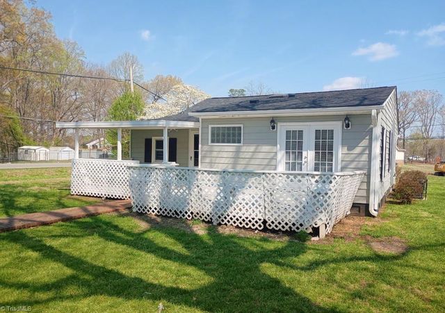 1825 Glenside Drive, Greensboro, NC 27405