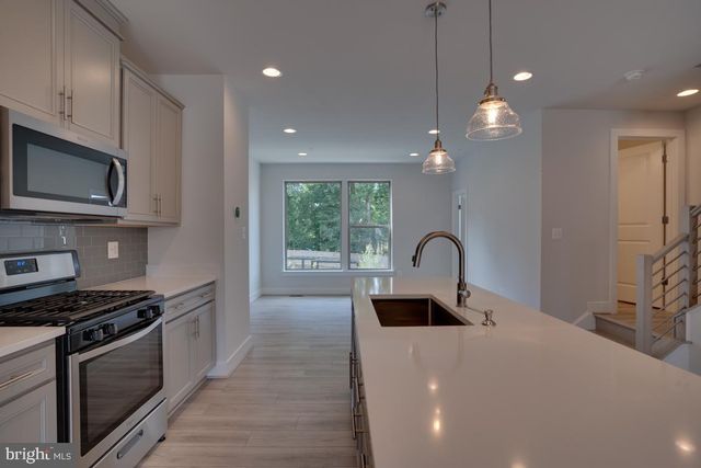 5102 OAKMOORE DR, North Bethesda, MD 20852