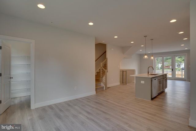 5102 OAKMOORE DR, North Bethesda, MD 20852