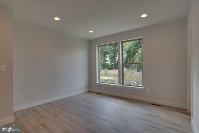 5102 OAKMOORE DR, North Bethesda, MD 20852