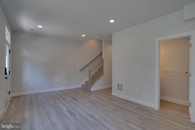 5102 OAKMOORE DR, North Bethesda, MD 20852