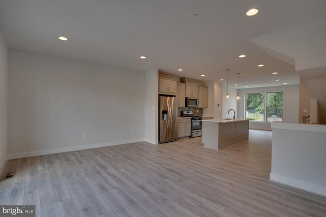 5102 OAKMOORE DR, North Bethesda, MD 20852