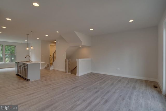 5102 OAKMOORE DR, North Bethesda, MD 20852