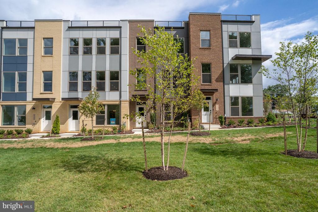 5102 OAKMOORE DR, North Bethesda, MD 20852