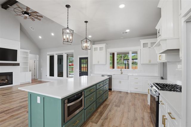 5707 Cox Canyon Drive, Guthrie, OK 73044